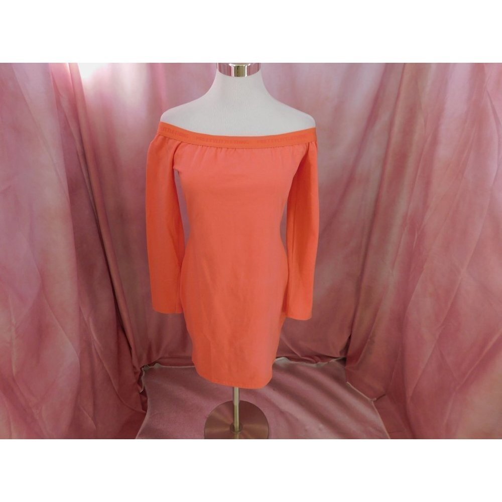 PrettyLittleThings Off the Shoulder Bodycon Dress Women 8 Coral NWT